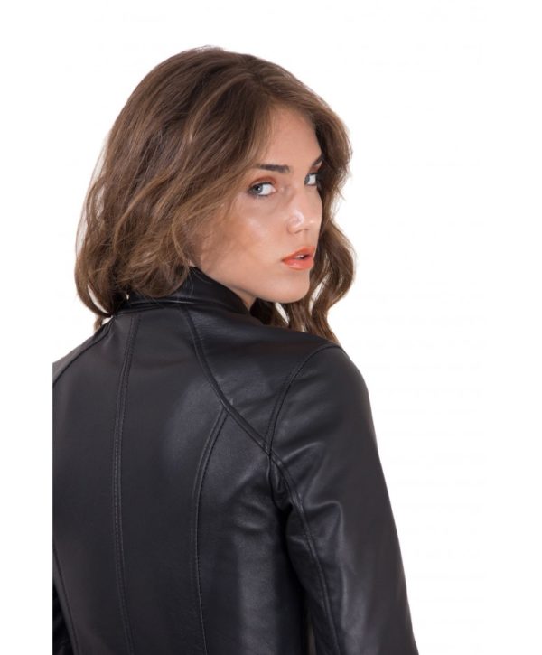 giacca-in-pelle-donna-modello-chiodo-biker-con-zip-trasversale-colore-nero-kbc-collezione-donna-autunno-inverno (4)