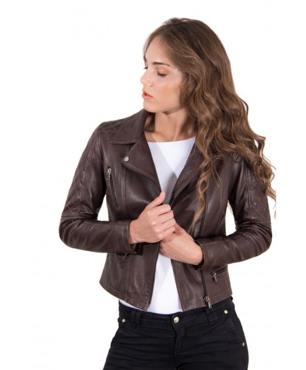 giacca-in-pelle-donna-trapuntata-sulle-spalle-modello-chiodo-biker-colore-testa-di-moro-nadia-collezione-autunno-inverno (4)